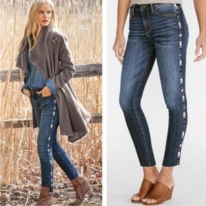 Driftwood Jackie Chevron Embroidered Boho Raw Edge Hem Skinny Jeans Size 28